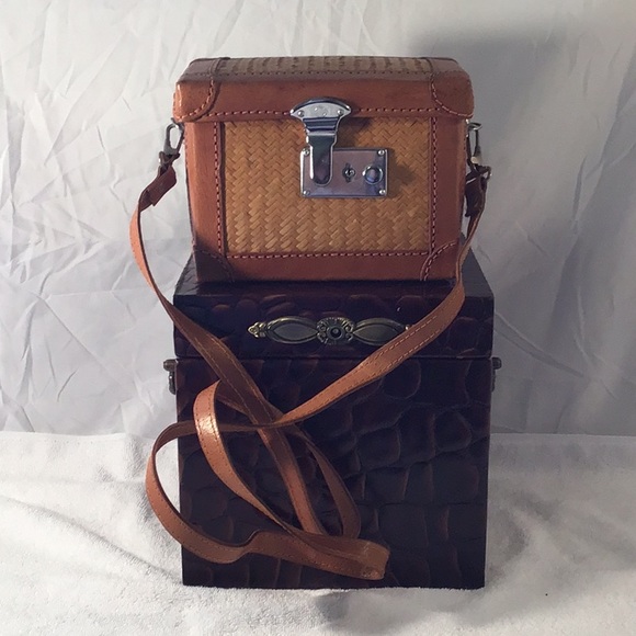 Giovanni Handbags - 🌼Vintage 🌼 original Giovanni square woven basket purse